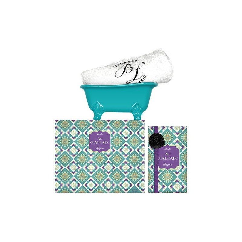 Ao Quadrado- Conj Sabonete Banheira e Toalha