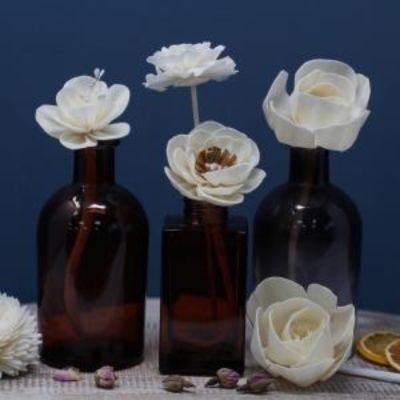 Flor Difusora Lirio em Madeira de Sola (Shola)