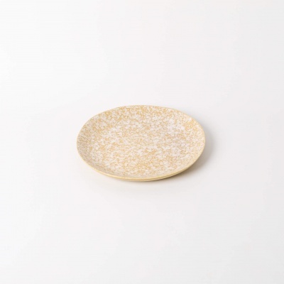 Pratos de sobremesa feitos à mão