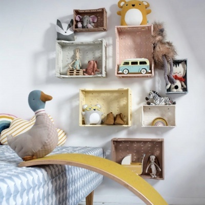 CAIXA EMPILHÁVEL | MÉDIA