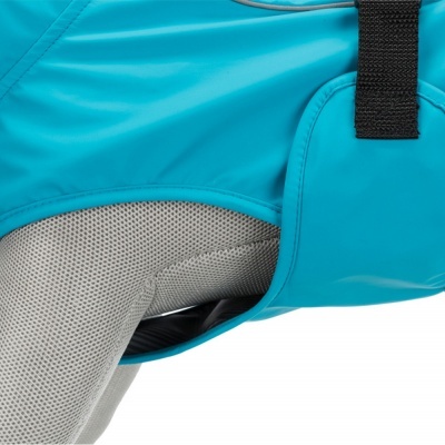 Bolsa ou capa azul com malha cinzenta e fita preta