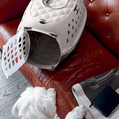 TRANSPORTADORA "TRAVEL CHIC" (AZUL MARINHO)