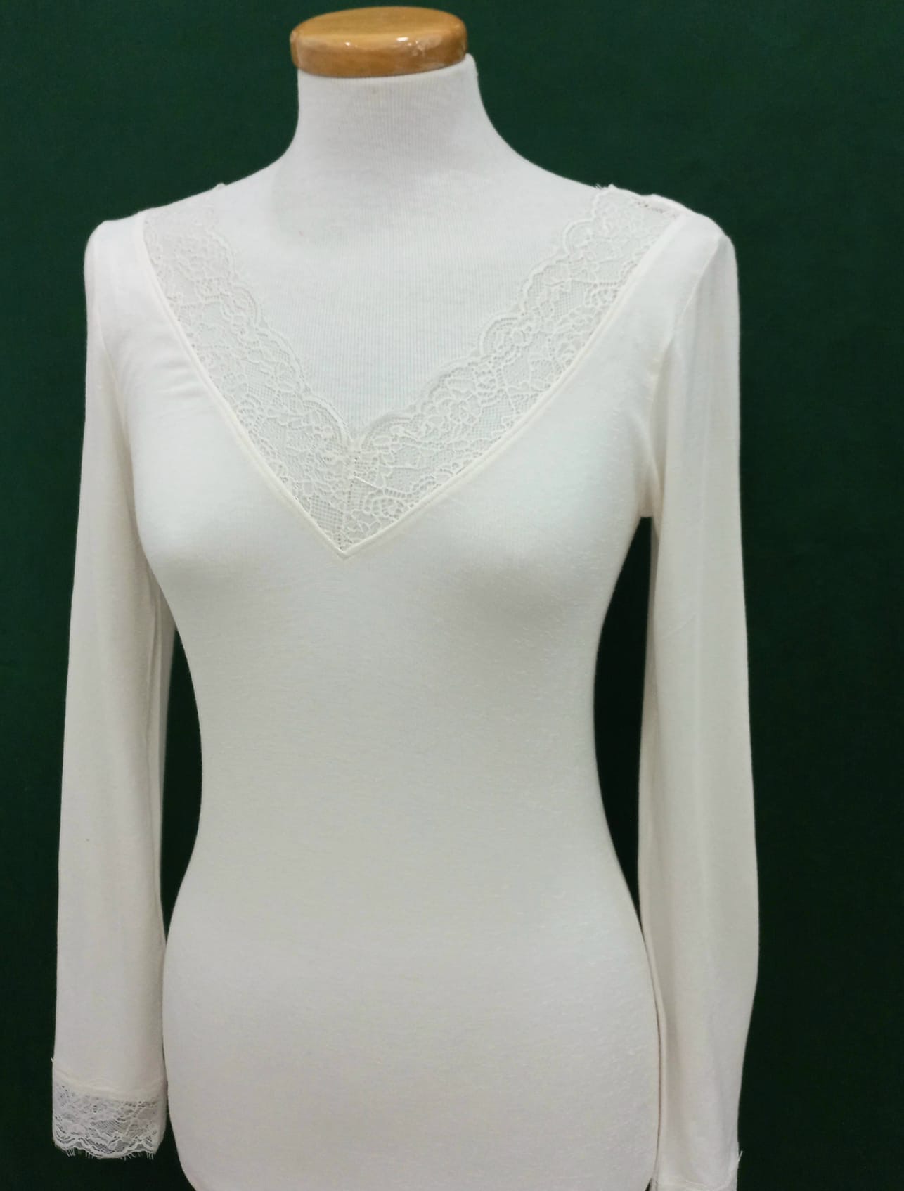 Camisola Caxemira e Modal com decote em renda Pérola Camisola Caxemira e Modal com decote em renda Pérola