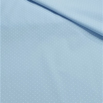 Cambraia Com Pintinhas brancas em fundo azul bebé