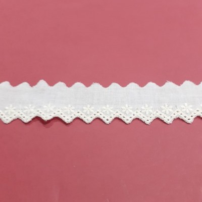 Ponta com bolas e flores F719036