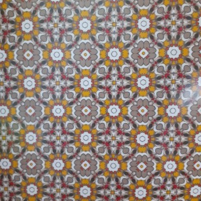 Plastificado com flores geométricas amarelo torrado