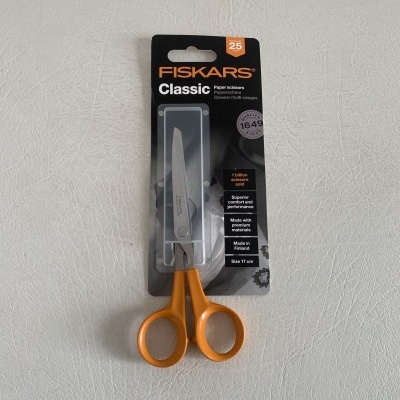 Tesoura Fiskars 17cm