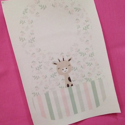 Babete com Girafa com flores