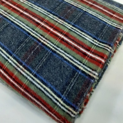 Flanela Escocesa em Cinza