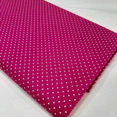 Poppy - Pintinhas brancas em fundo rosa fucsia