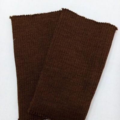 punhos de casaco em castanho camurça