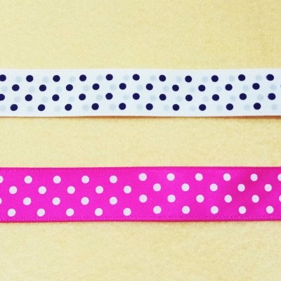 Fita de cetim com pintas 16mm