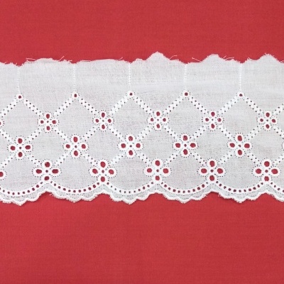 Ponta com flores e rendilhado BL-112