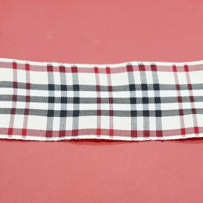 Escocês em bege, preto e vermelho