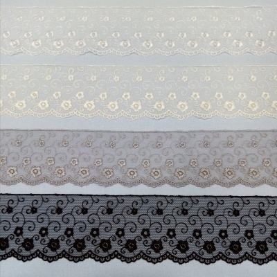 Renda em tule com flores