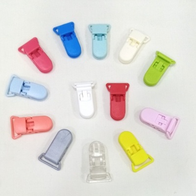 Molas para chupetas em várias cores