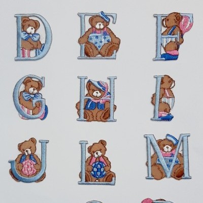 Letras azuis com ursinhos