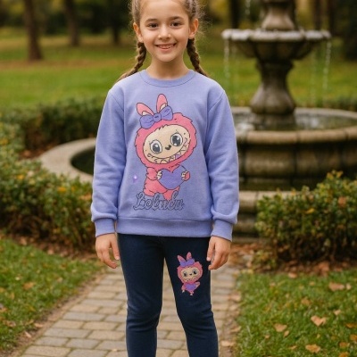 CONJUNTO LABUBU CARDADO "HEART" (6-12 ANOS)