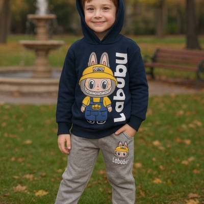 FATO DE TREINO LABUBU RAPAZ CARDADO (4-12 ANOS)