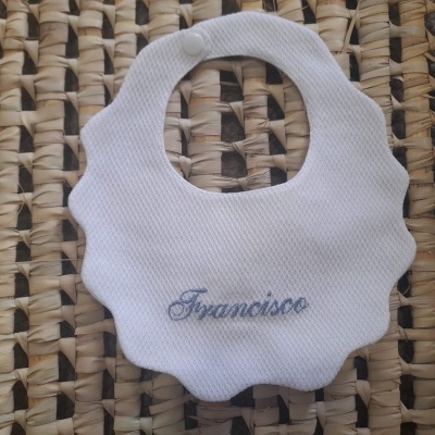 Babete de Piquet com nome