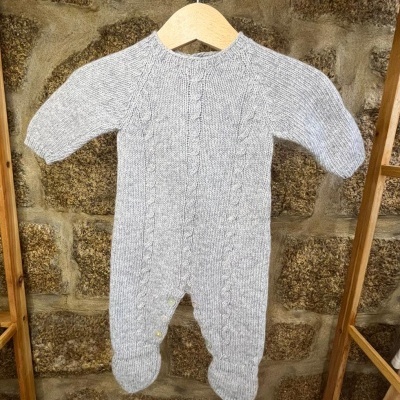 Macacão de Malha com pé cinza