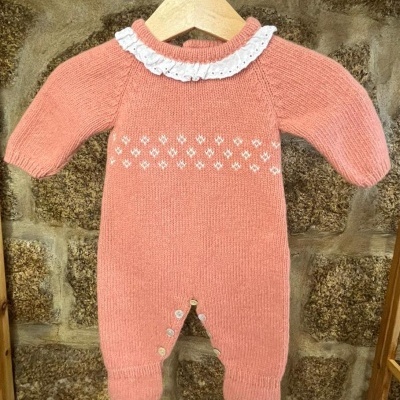 Macacão de Malha com bordado Inglês