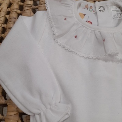 Body com gola redonda bordada