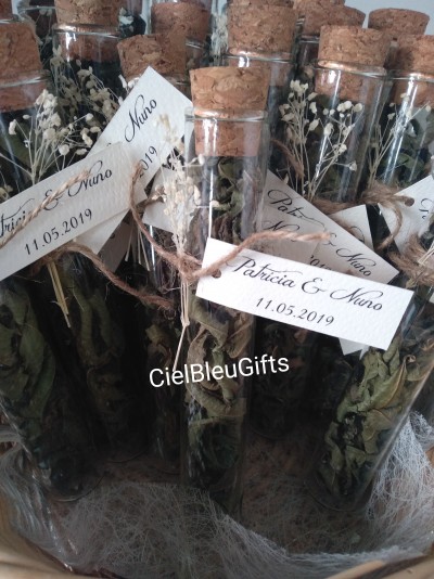 Tubo de Ensaio com Chá