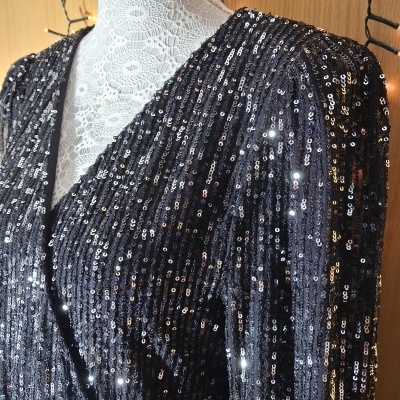 Vestido preto brilhante