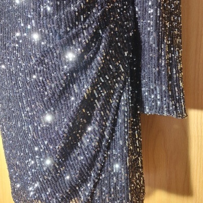 Vestido preto brilhante