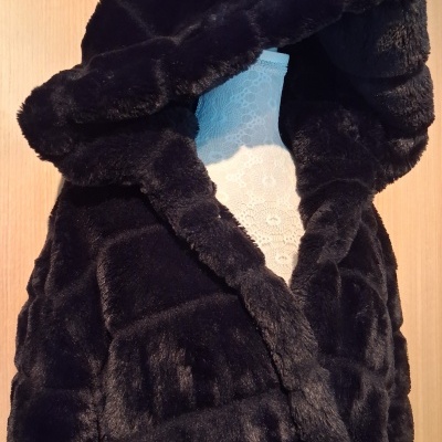 Sobretudo pêlo preto