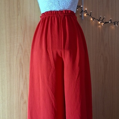 Calças largas vermelhas