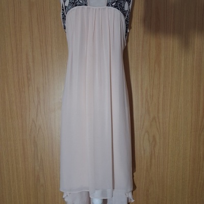 Vestido rosa e preto