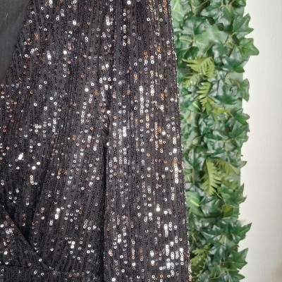 Vestido preto brilhante