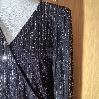 Vestido preto brilhante