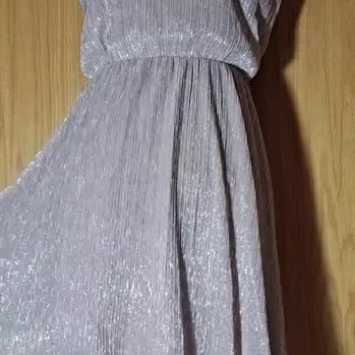 Vestido rosa brilhante