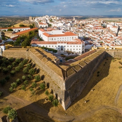 https://www.clubetripland.pt/product/elvas-fimdesemana-hotel-voo-visita-guiada-patrimonio-unesco