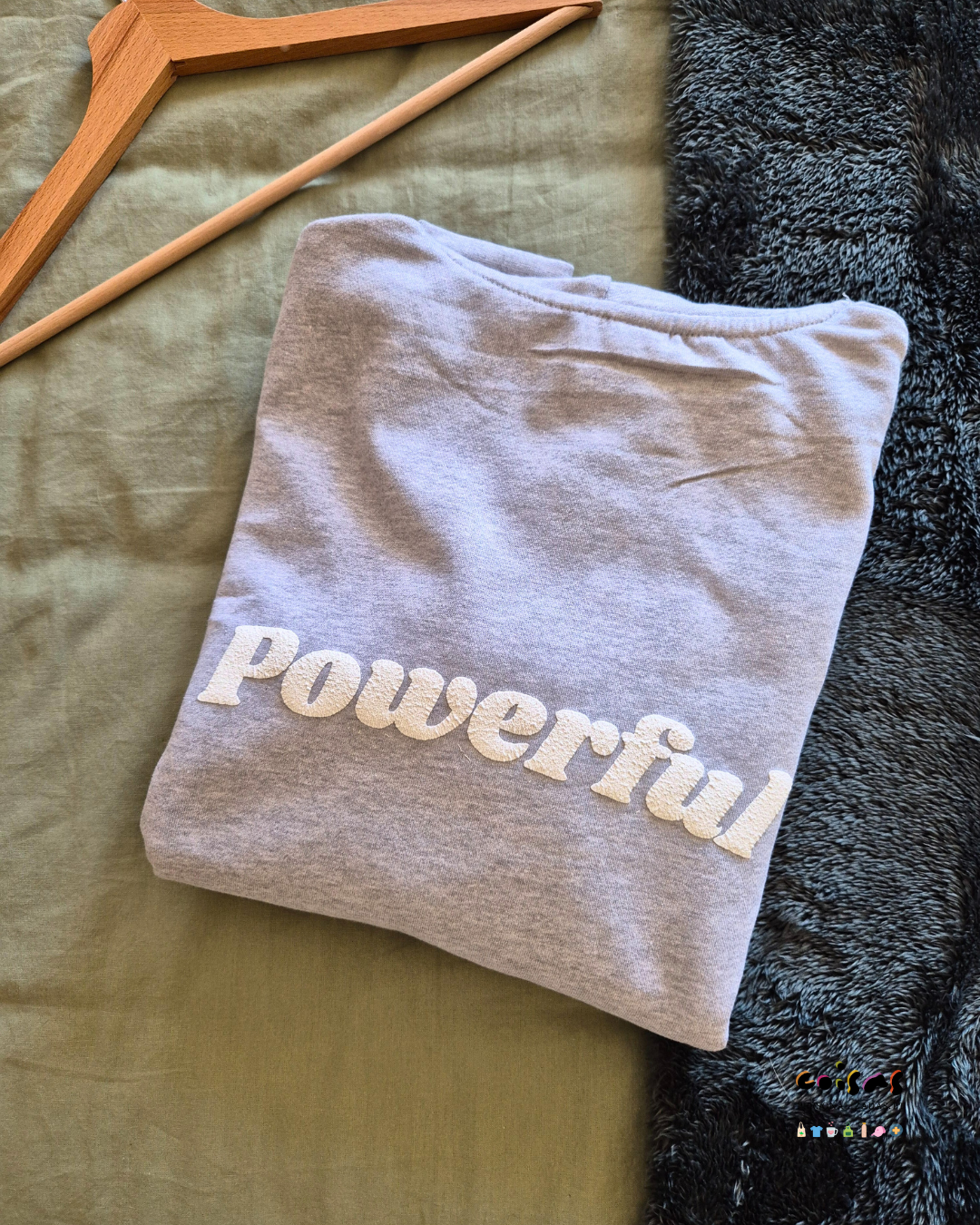 Sweatshirt Powerful - Personaliza com as iniciais do teu nome | Unissexo