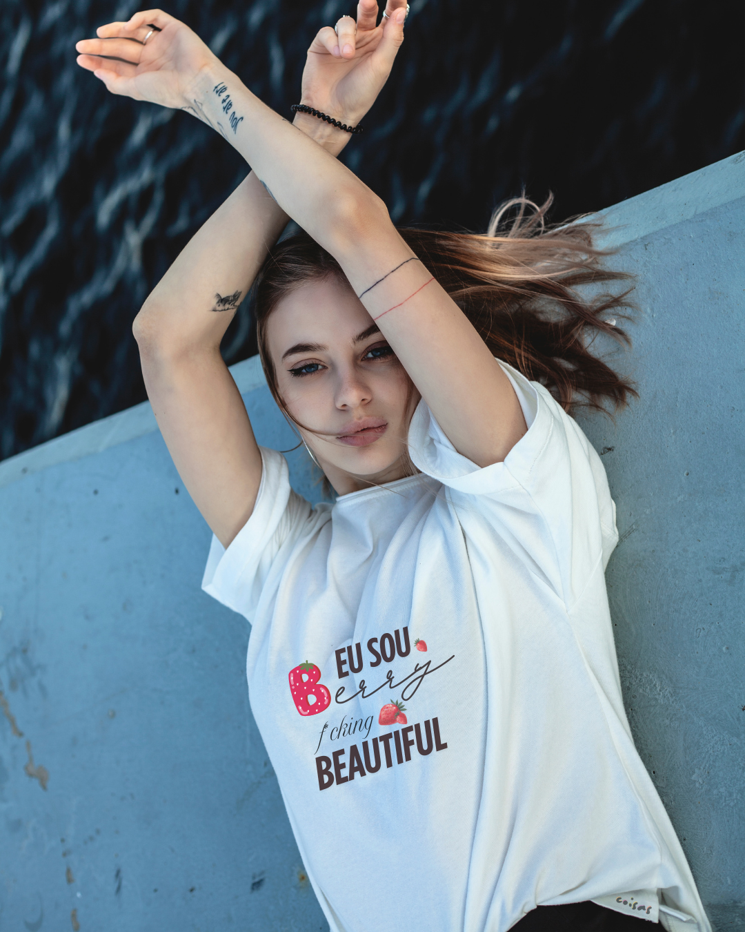 T-shirt “Eu sou Berry F*cking Beautiful”  🍓 para mulheres fortes!