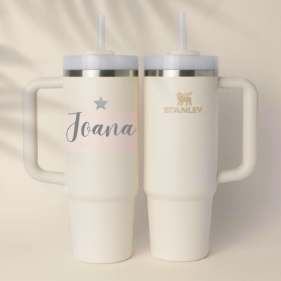 Copo&#x20;Stanley&#x20;Personalizado&#x20;com&#x20;Nome&#x20;e&#x20;Estrela&#x20;&#x2013;&#x20;1,2&#x202F;L&#x20;&#x7C;&#x20;Dourado,&#x20;Prateado&#x20;ou&#x20;Preto