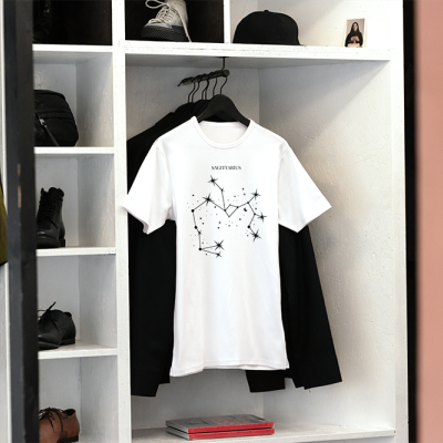 T-Shirt&#x20;Homem&#x20;Constela&#x00E7;&#x00F5;es&#x20;do&#x20;Signo&#x20;&#x7C;&#x20;Branco&#x20;ou&#x20;Preto