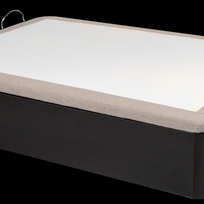 Cama de casal com base preta e cabeceira estofada bege claro