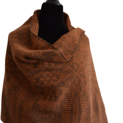 11. Cachecol tecido manualmente