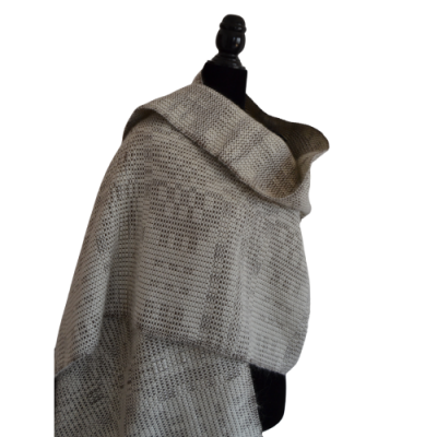 12. Cachecol tecido manualmente