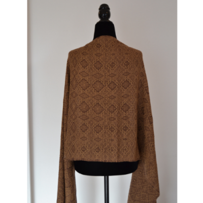 5. Cachecol tecido manualmente