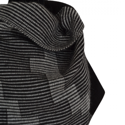 15. Cachecol tecido manualmente