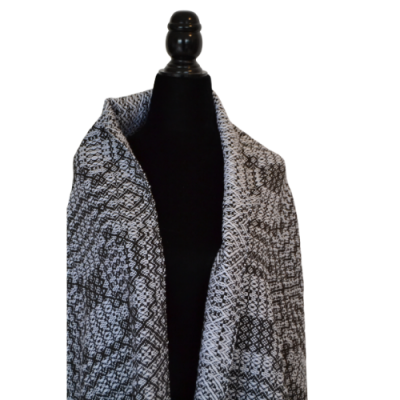 1. Cachecol tecido manualmente