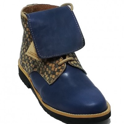 Bota em cortiça e pele