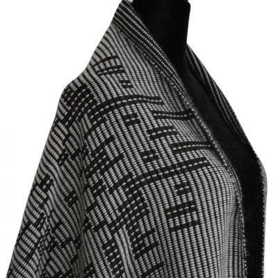 17. Cachecol tecido manualmente