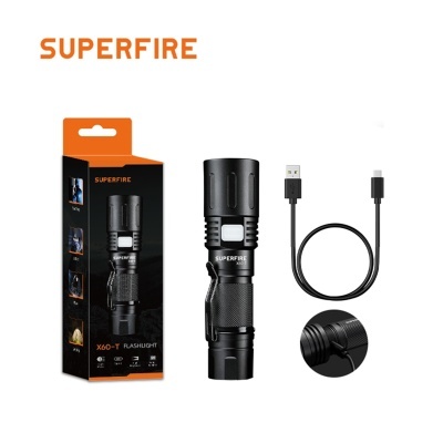 Lanterna preta SUPERFIRE X60-T com cabo USB e embalagem